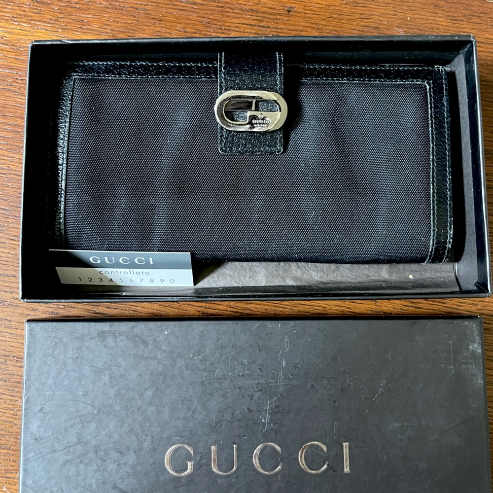 Vintage Gucci wallet